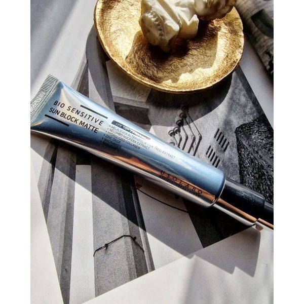 Омолоджуючий, заспокійливий та матуючий сонцезахисний крем Usolab Bio Sensitive Sun Block Matte 50мл ul0103 фото